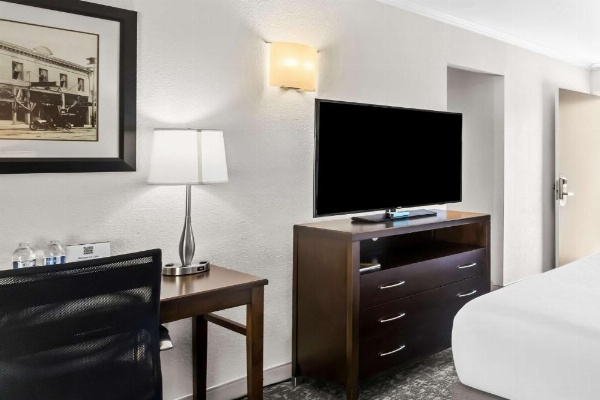 Best Western Garden Inn image 40